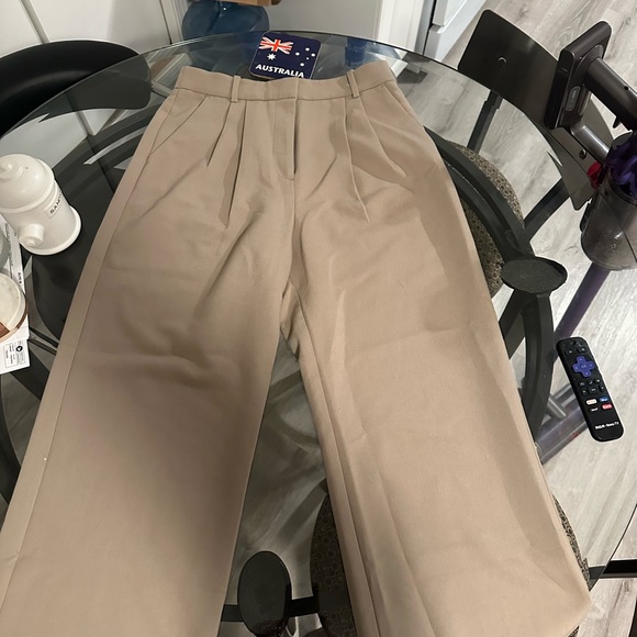 Closet clean aritzia, lululemon, old navy - Picture 9 of 10